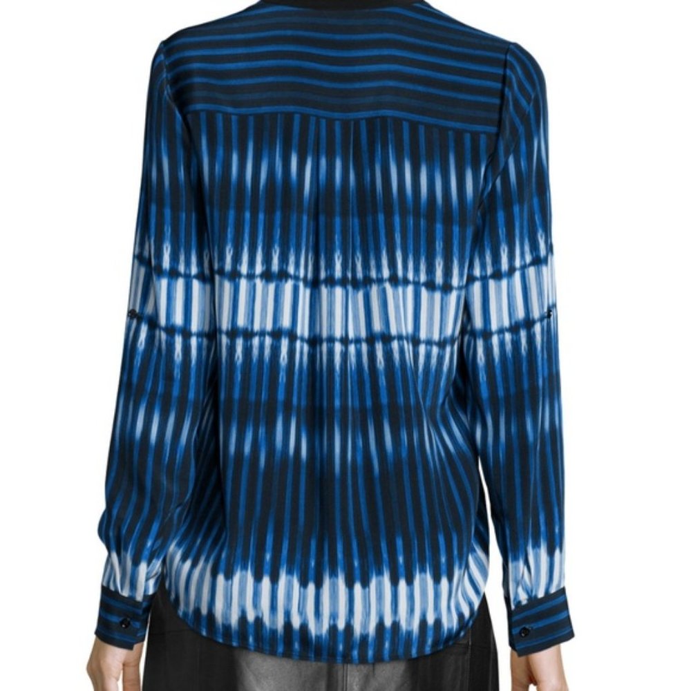 Vince Tie Dye Blue Silk Popover Blouse Size 0 EUC - Picture 4 of 13